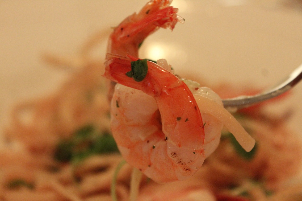 shrimp chow mein recipe, chow mein noodles, shrimp chow mein ingredients,