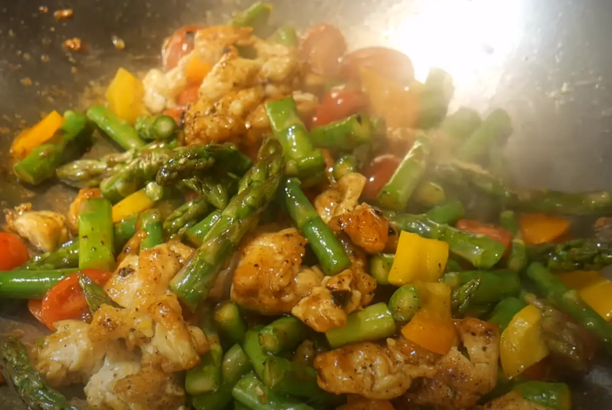 chicken stir fry with asparagus, asian asparagus recipe, chicken asparagus stir fry, chicken and asparagus stir fry, chinese recipes with asparagus