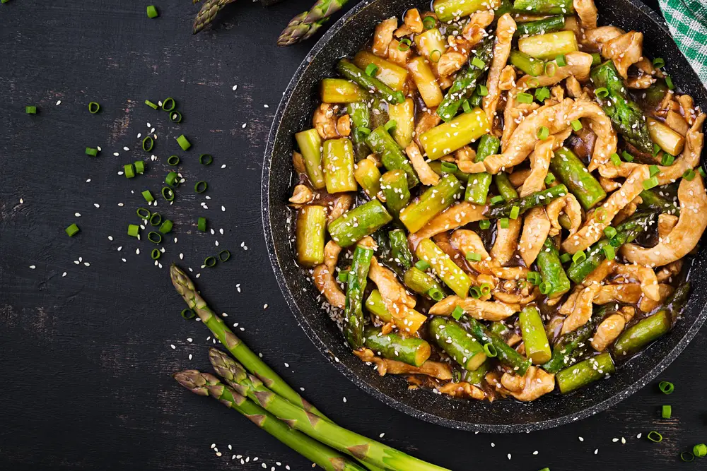 chicken stir fry with asparagus,
asian asparagus recipe,
chicken asparagus stir fry,
chicken and asparagus stir fry,
chinese recipes with asparagus